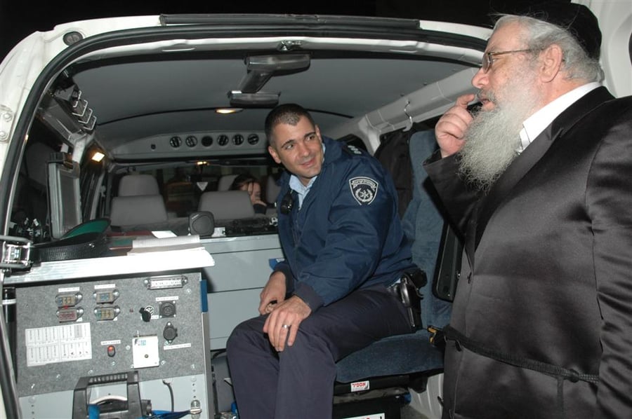 הרב חנוך זייברט, מקבל סקירה בחפ"ק המשטרתי