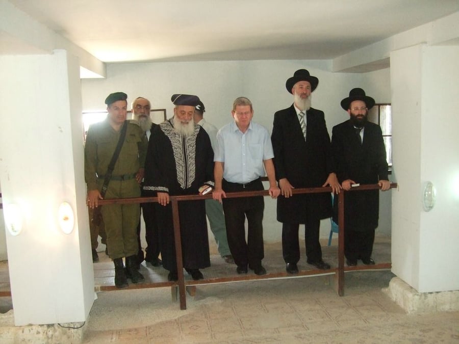 ביקור היסטורי: הרבנים הראשיים בקבר יוסף בשכם
