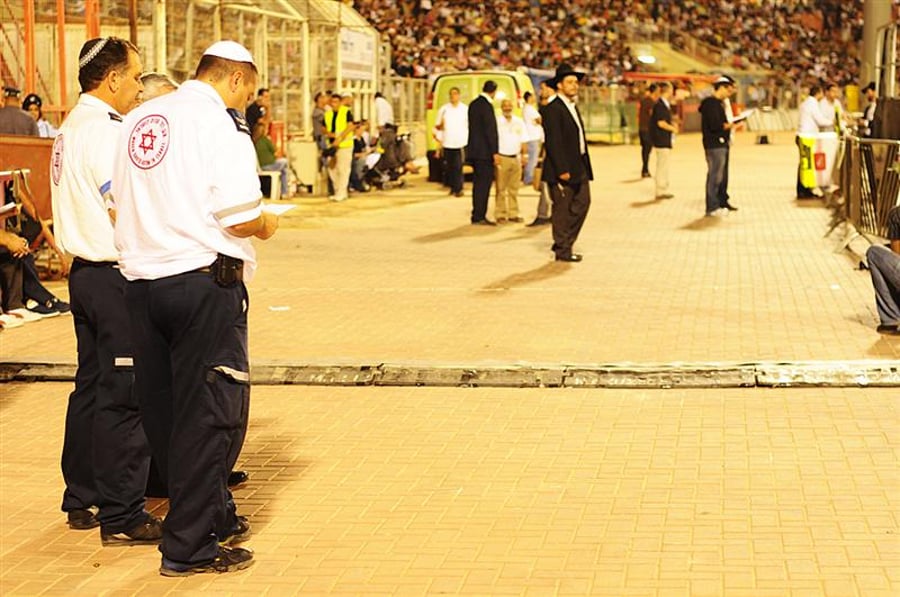 תיעוד מרהיב: הסליחות באצטדיון הרעידו את באר שבע
