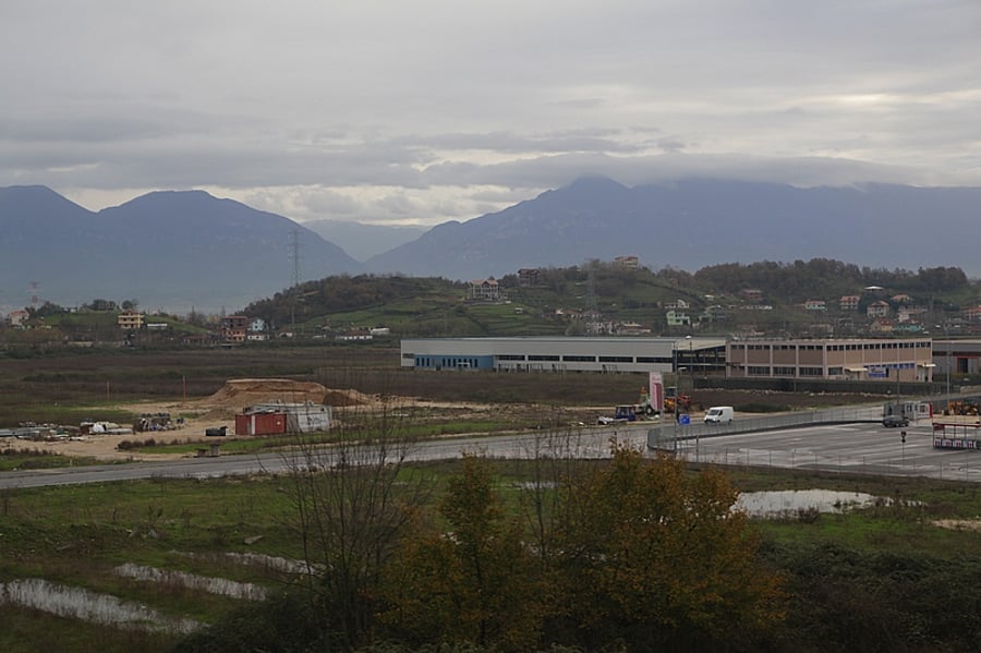 באוויר וביבשה: מסע אל אלבניה - "ארץ הנשרים"