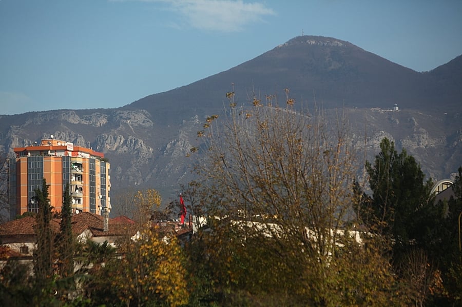 באוויר וביבשה: מסע אל אלבניה - "ארץ הנשרים"