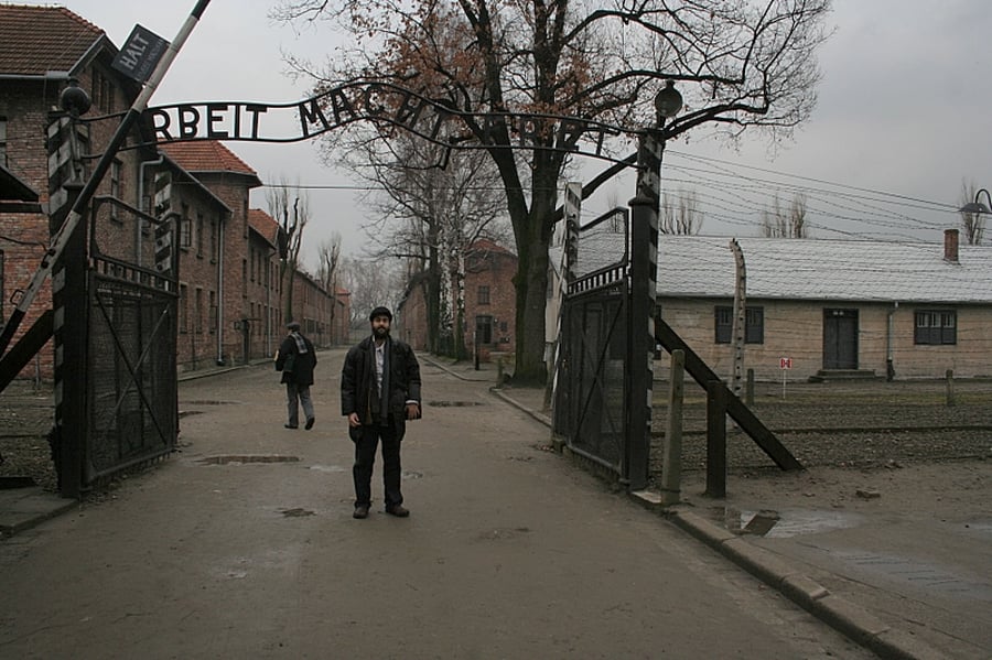 יום השואה: צלם "כיכר השבת" בתיעוד מיוחד מאושוויץ ומיידנק