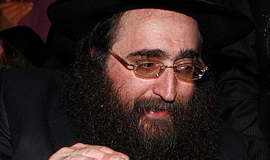 הרב פינטו מזהיר: "הנהנתנות גורמת לקטרוג על עם ישראל"