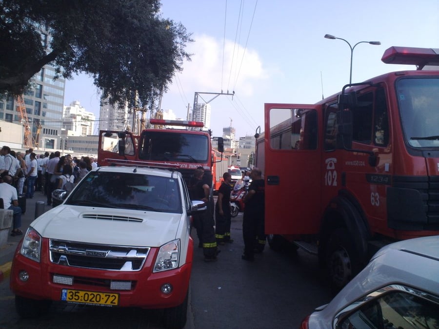 שריפה בבית המשפט בתל-אביב: עשרה נפגעו