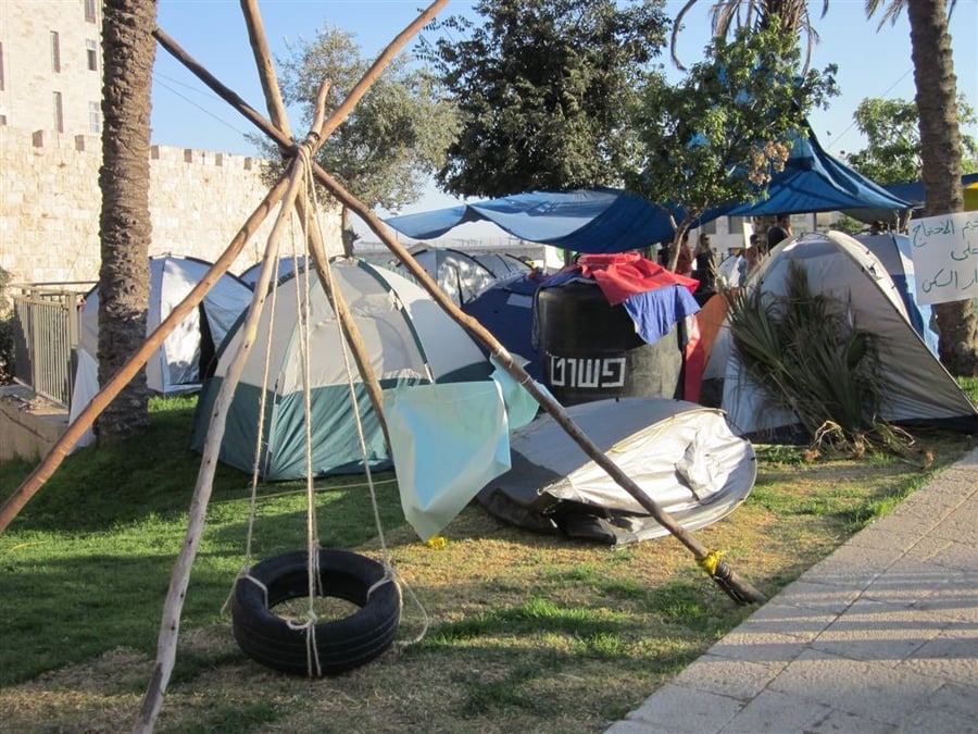 כיכר היום: יושב אוהלים