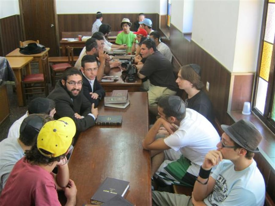 מיזם מבורך: נערים מכפר-חב"ד נפגשו עם נוער מרמת-גן