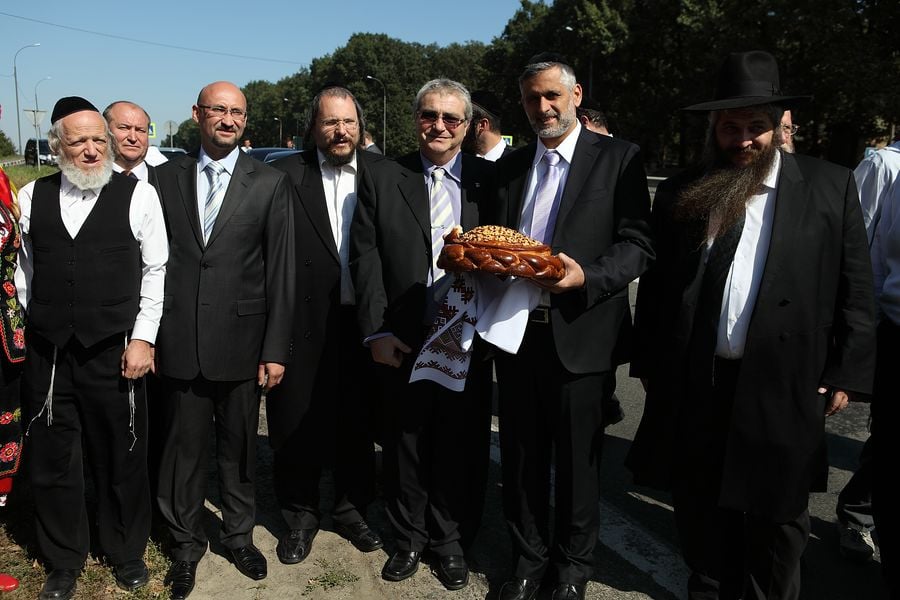 "מבצע אומן" יוצא לדרך: תיעוד מההכנות בציונו של רבי נחמן