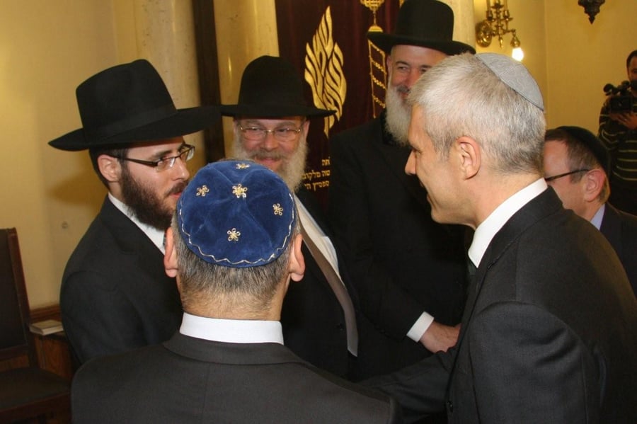 נשיא סרביה בקבלת הפנים עם הרב יהושע קמינצקי, הרב אריה גולדברג, והרב יונה מצגר