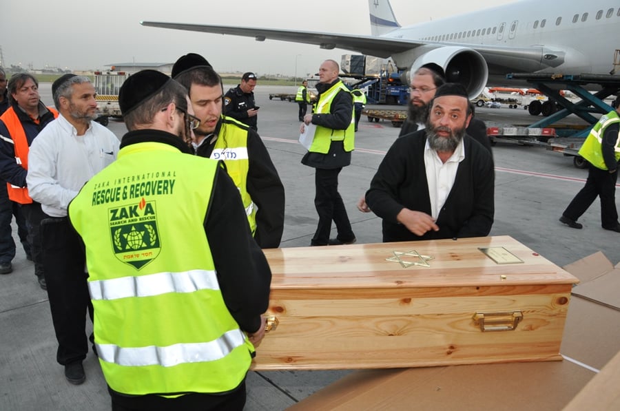 ארונותיהם של הנרצחים מטולוז הגיעו הבוקר לישראל