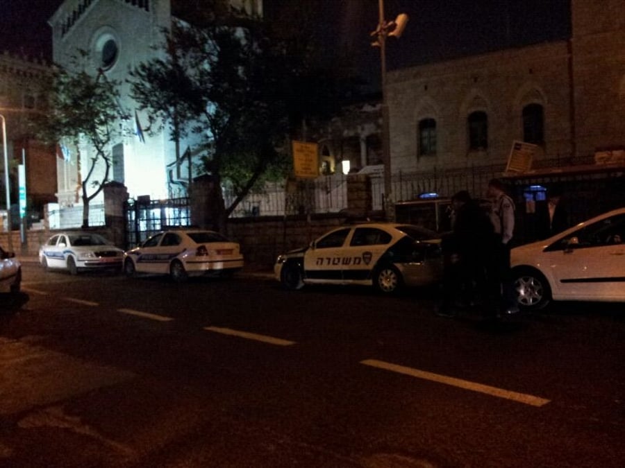 מאה שערים חזרה לבעור: שלושה עצורים