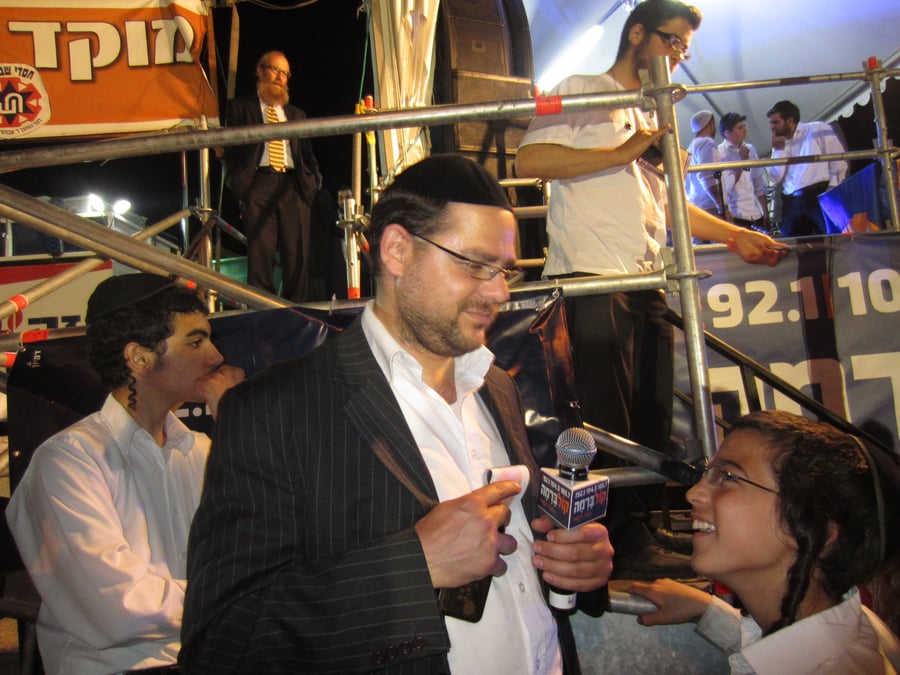 "קול ברמה" ו"קול חי" כבשו את מירון