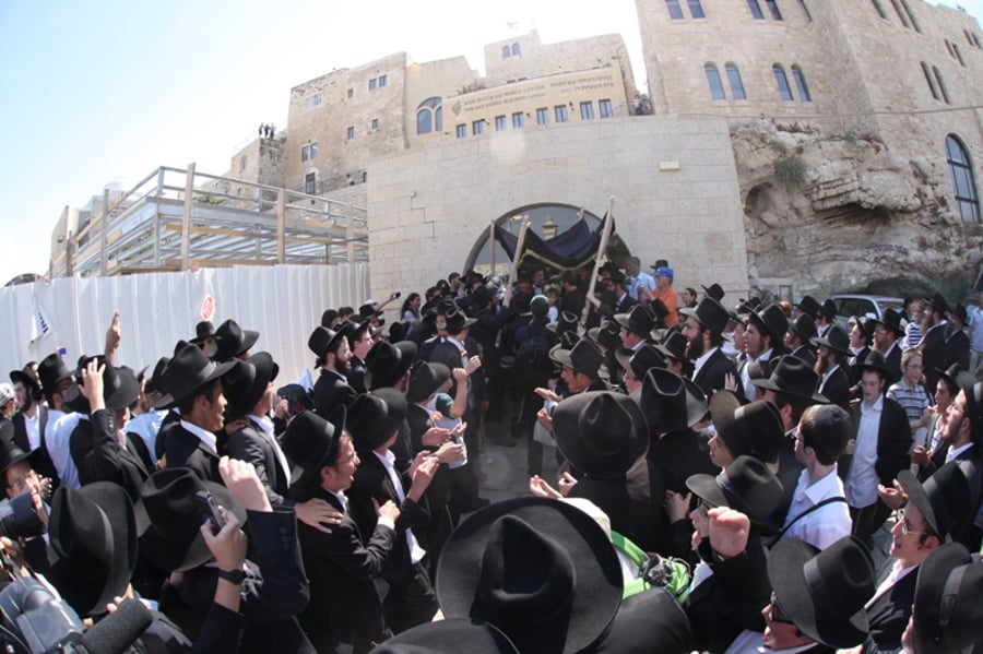 מעל רבבה חגגו בירושלים עם ספר-התורה לילדי ישראל