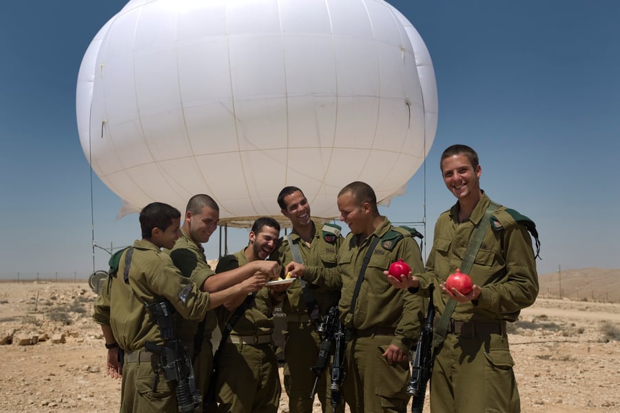 גבול ישראל-מצרים: חיילי צה"ל מאחלים שנה טובה