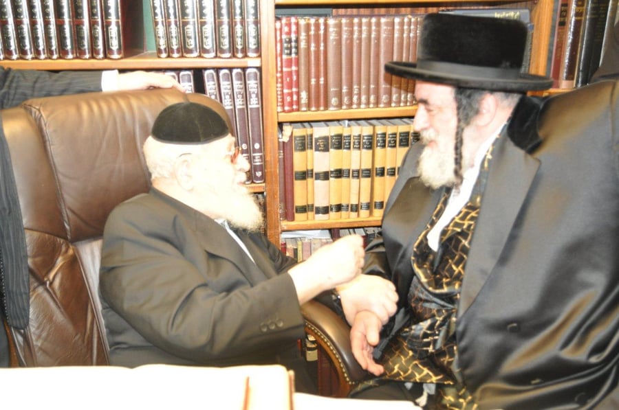 ביקור מפתיע: האדמו"ר מויז'ניץ אצל הרב עובדיה