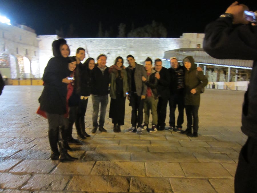 פפארצ'י: שחקנים ישראלים ביקרו בכותל המערבי