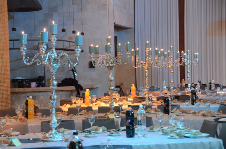 צאנז: שבע ברכות ודינר לרגל חנוכת הבנין החדש