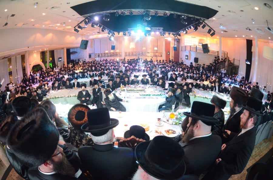 צאנז: שבע ברכות ודינר לרגל חנוכת הבנין החדש