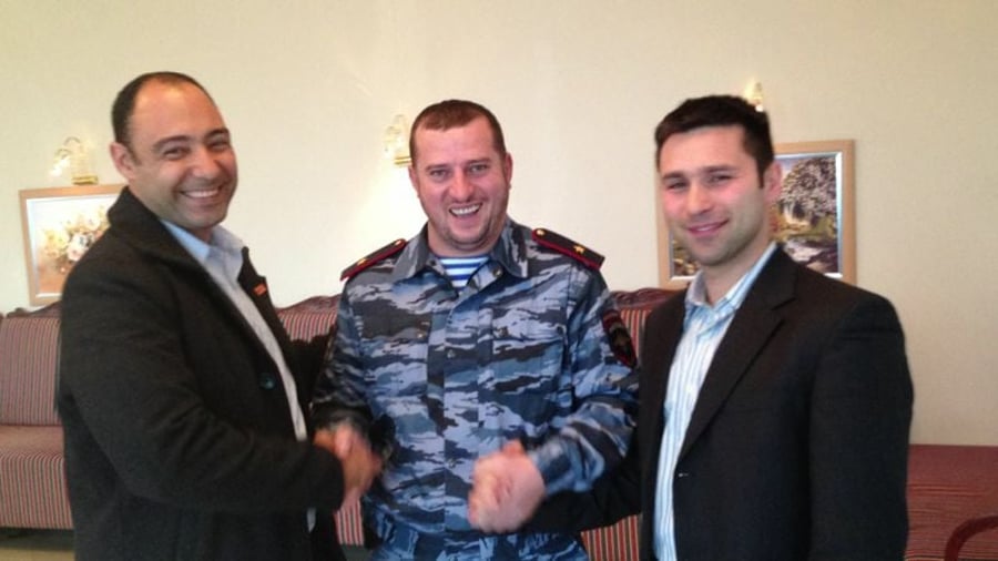 אנשי הביטחון הישראלים בצוותא עם מפכ"ל המשטרה הצ'צ'ני