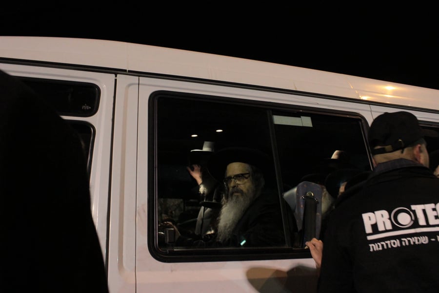רבבות חסידים קיבלו את האדמו"ר מסאטמר בי-ם