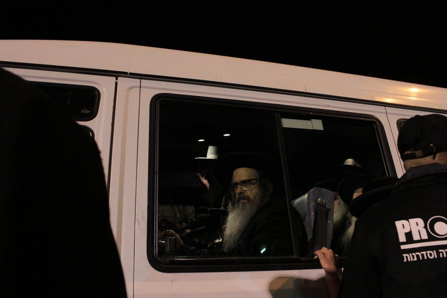 רבבות חסידים קיבלו את האדמו"ר מסאטמר בי-ם