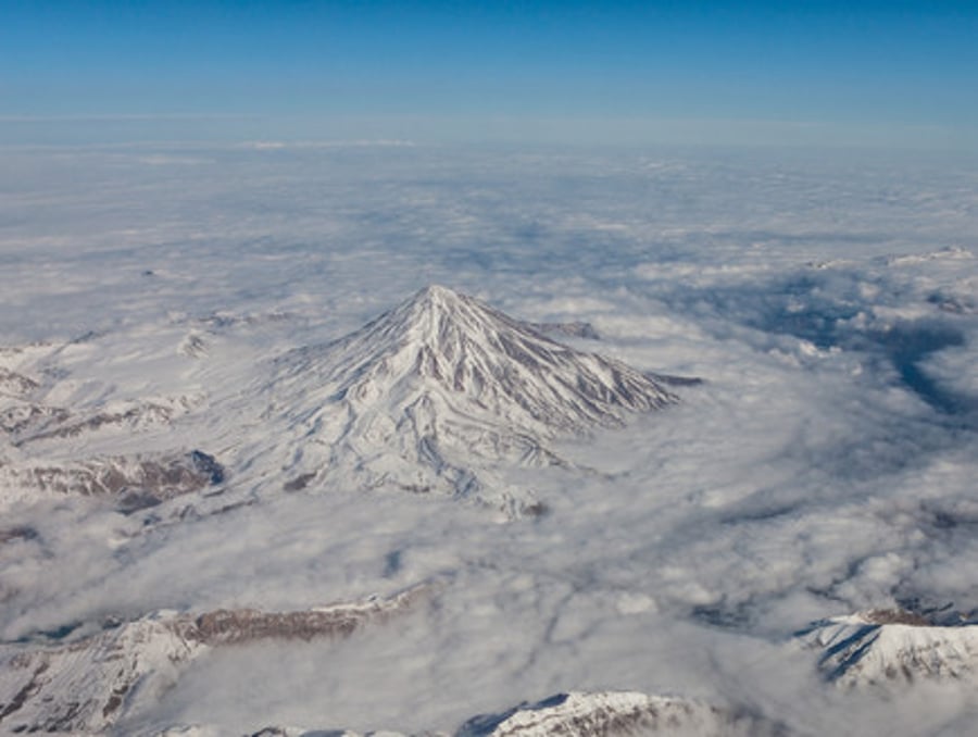 תמונת ההר המקורית, ללא ההדבקה האיראנית