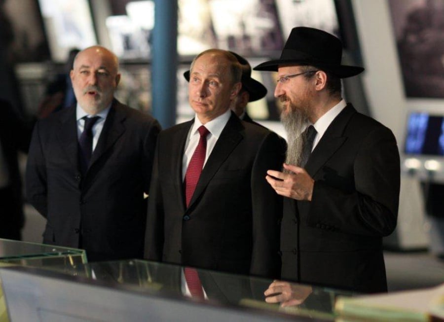 פוטין ביקר במוזיאון היהודי: "אעביר את הספרים לידי חב"ד"
