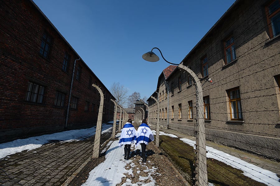 תיעוד מדהים: מצעד החיים באושוויץ