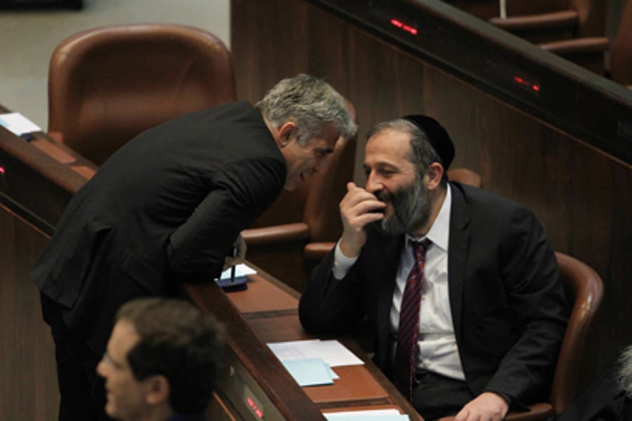 לא היה שותף להצגת הח"כים החרדים. לפיד ודרעי, היום