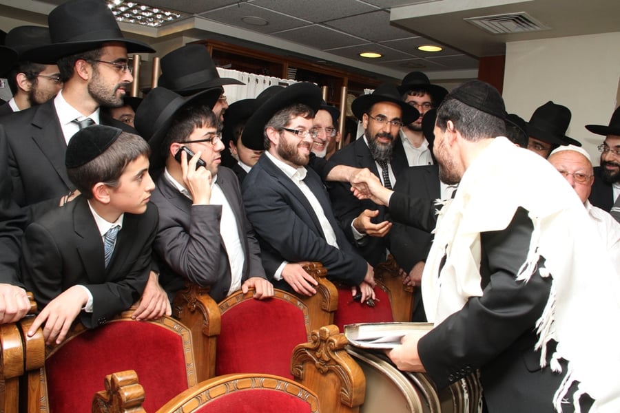 קורת רוח: מרן הרב עובדיה יוסף בברית לנינו