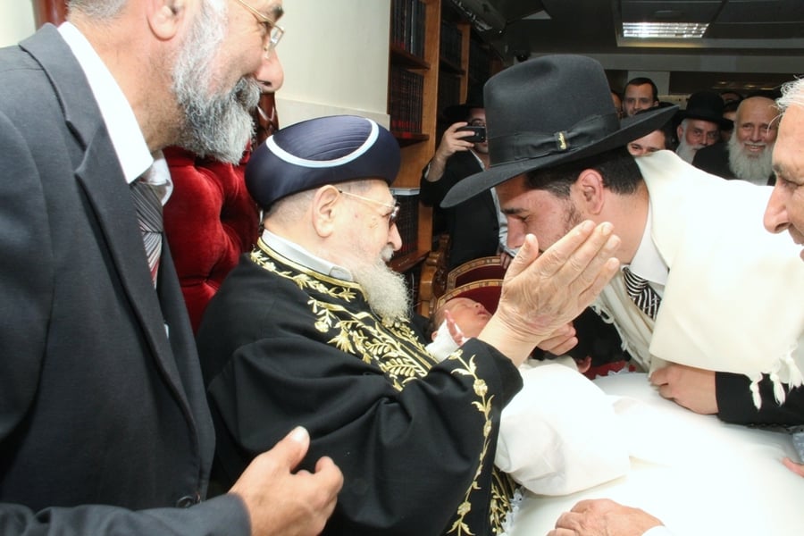 קורת רוח: מרן הרב עובדיה יוסף בברית לנינו