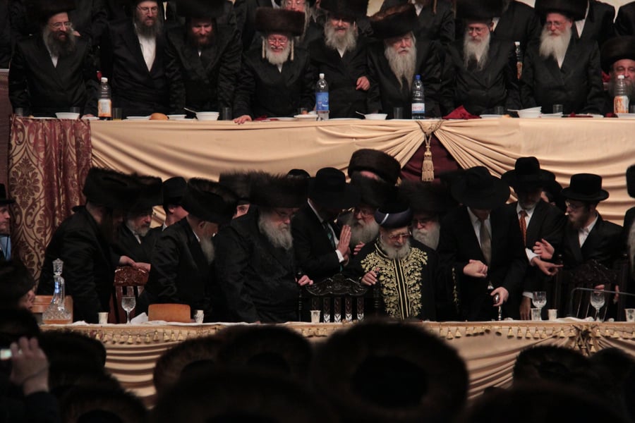 לצד גדולי ישראל: רבבות חגגו עם הנסיך מבעלזא