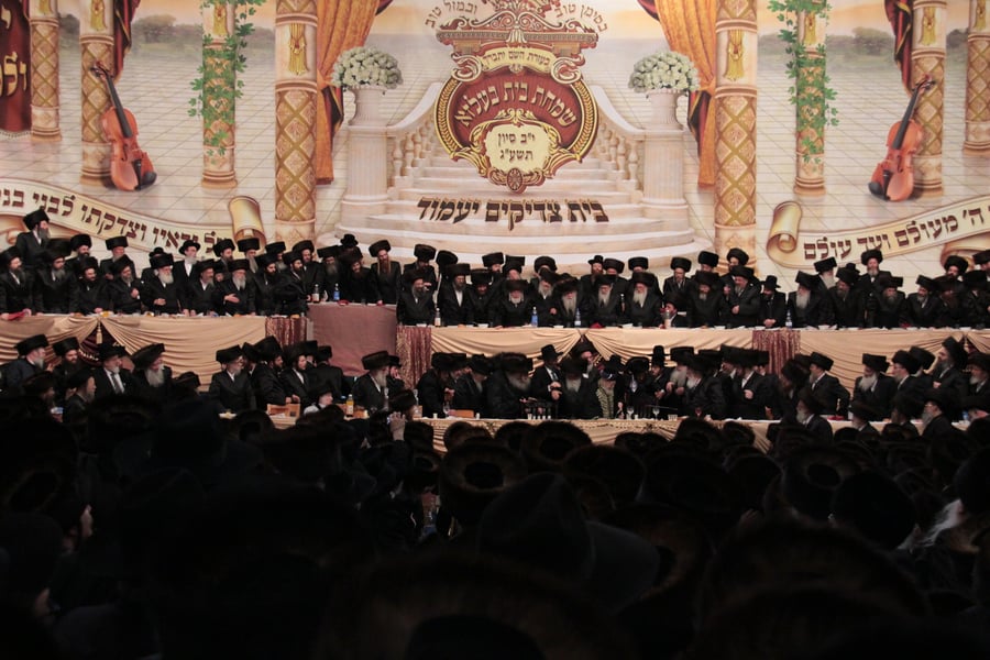 לצד גדולי ישראל: רבבות חגגו עם הנסיך מבעלזא