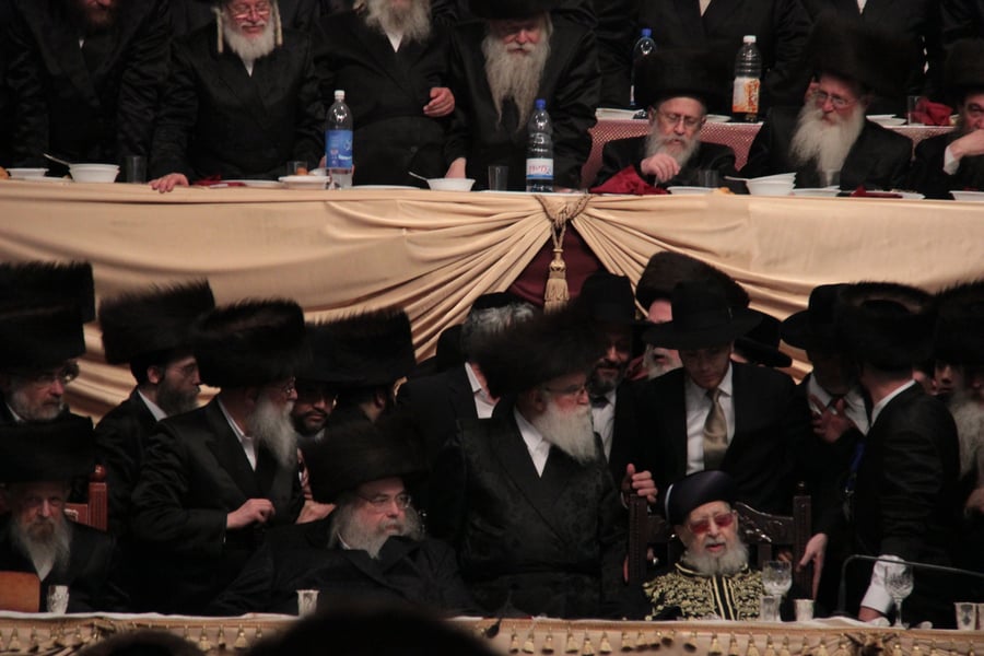 לצד גדולי ישראל: רבבות חגגו עם הנסיך מבעלזא