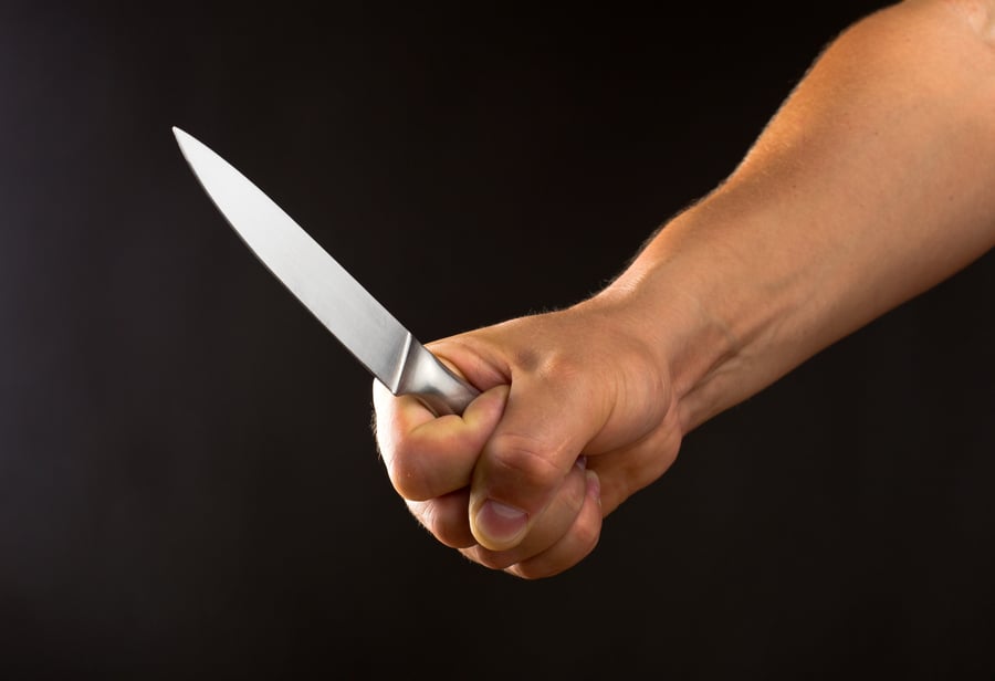 ביתר עילית: האדמו"ר מקראקס-נאנאש אוים על ידי אדם חמוש בסכין