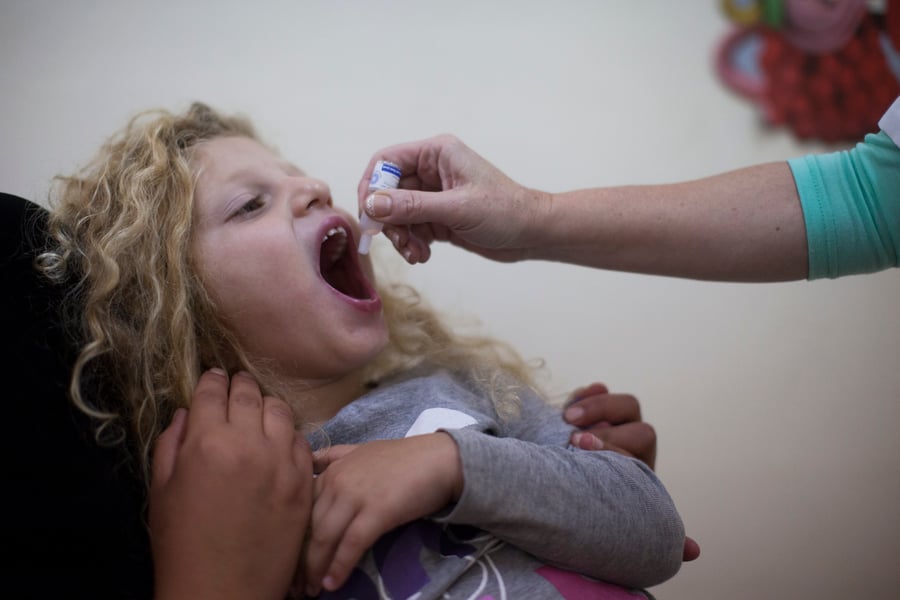 כך מחסלים את הפוליו • תמונות מחיסוני הילדים