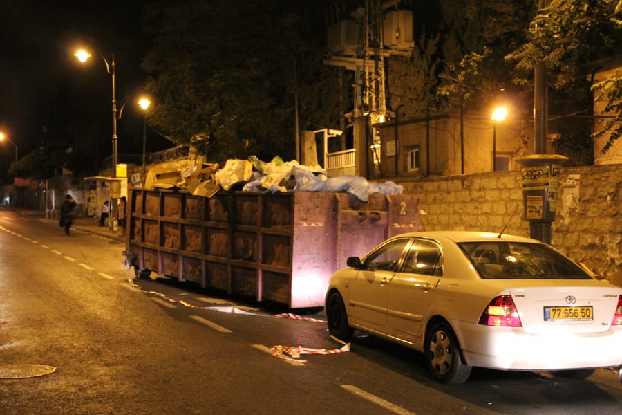 קטסטרופה בירושלים: רחובות השכונות החרדיות מלאים אשפה