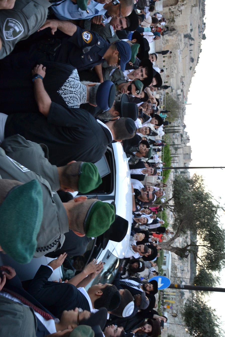 אלפים בעצרת תפילה לרפואת מרן הרב עובדיה יוסף