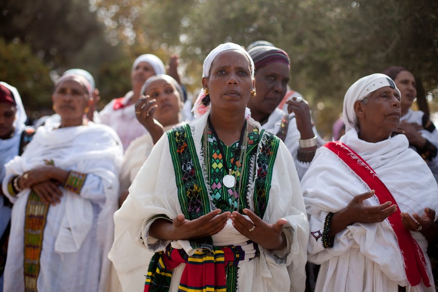 חג הסיגד: אלפים מיוצאי אתיופיה התפללו ב'ארמון הנציב'