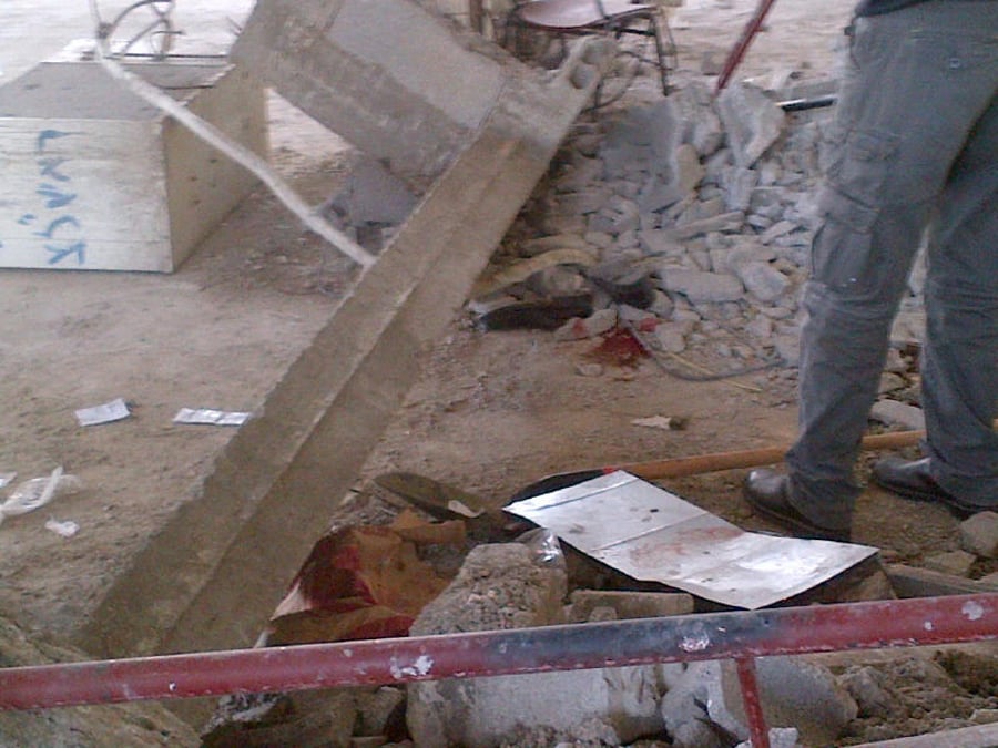 אשדוד: שני בחורי ישיבה נפצעו מקריסת קורת בטון