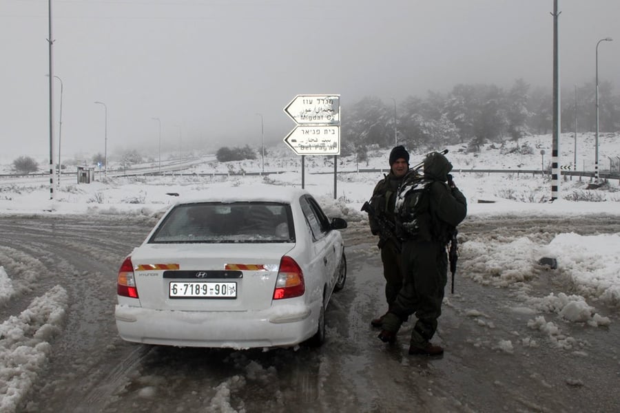 שלג בבירה: כביש 1 נסגר לתנועה, מחר אין לימודים