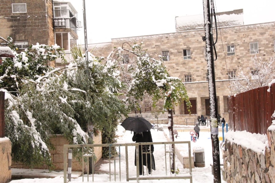 ירושלים כוסתה ב-10 ס"מ שלג, הכניסות לעיר נפתחו