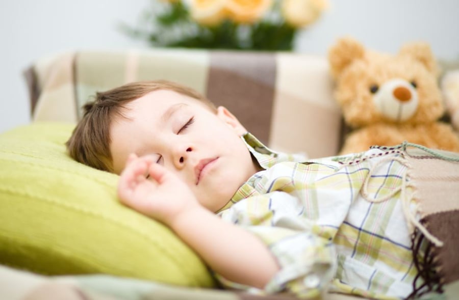 מחקר בדק: מהי השעה הכי טובה לשלוח את הילדים לישון?