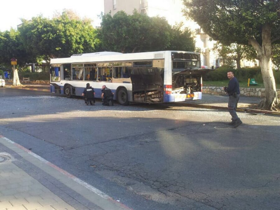 נמנע אסון: נוסעי האוטובוס ירדו ומטען החבלה התפוצץ