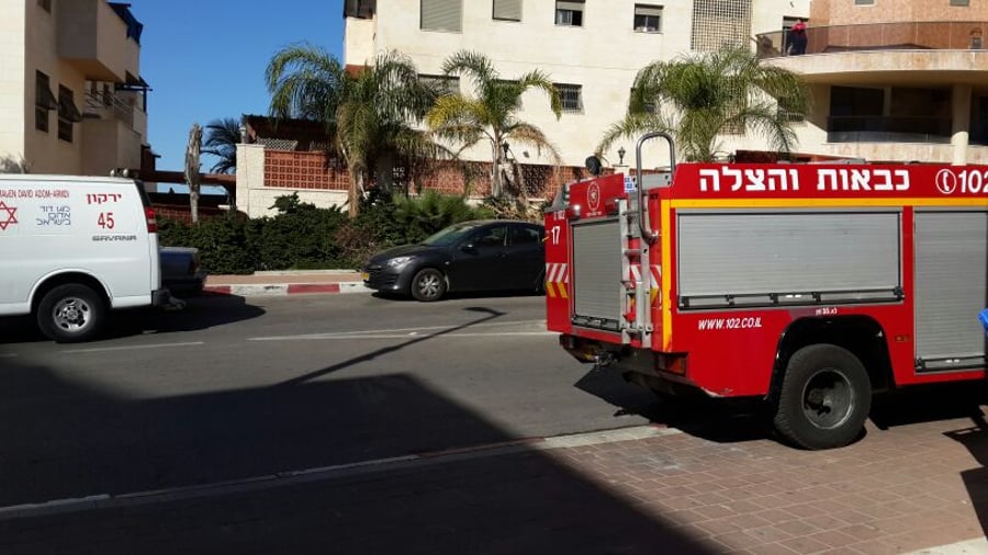 צפו: שריפה באלעד, ראש העיר ישראל פרוש התגייס