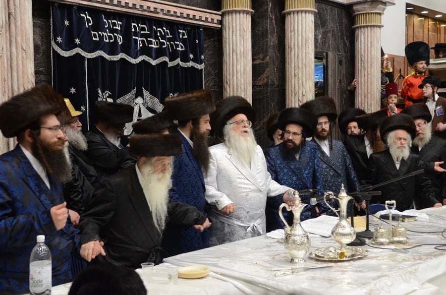 פורים בחצר הקודש צאנז • גלריה