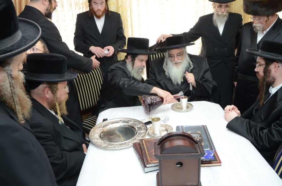 שבת היסטורית בביתר עילית בראשות האדמו"ר מצאנז • תיעוד ענק