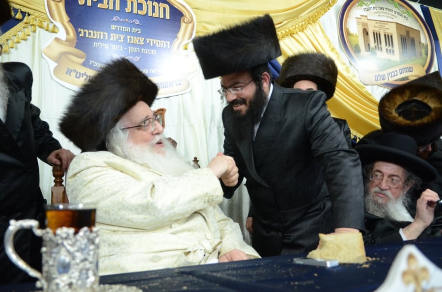שבת היסטורית בביתר עילית בראשות האדמו"ר מצאנז • תיעוד ענק