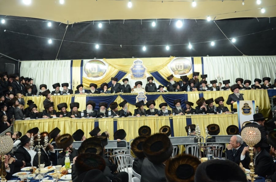 שבת היסטורית בביתר עילית בראשות האדמו"ר מצאנז • תיעוד ענק