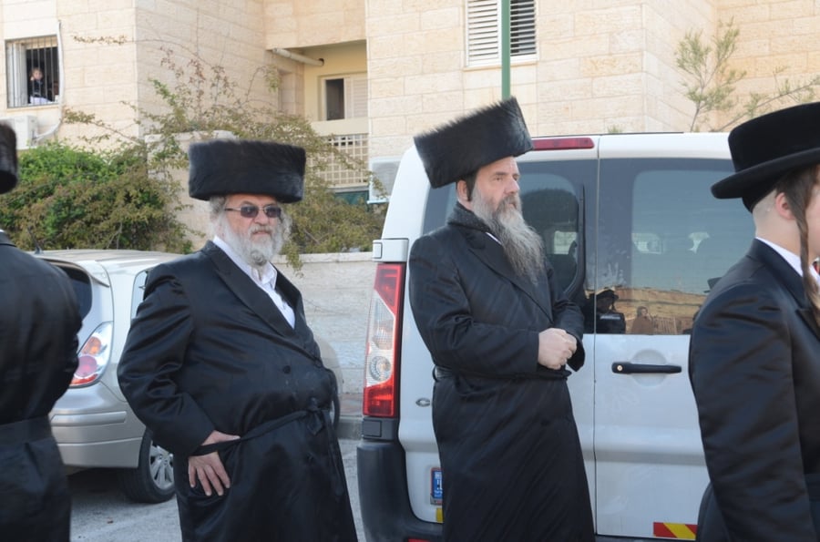 שבת היסטורית בביתר עילית בראשות האדמו"ר מצאנז • תיעוד ענק