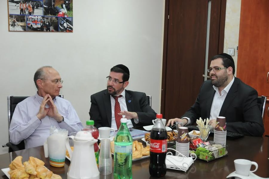 שר התיירות עוזי לנדאו ביקר ב"איחוד הצלה"